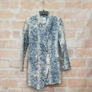 Unique 21 Blue White and Yellow Snakeskin Blazer